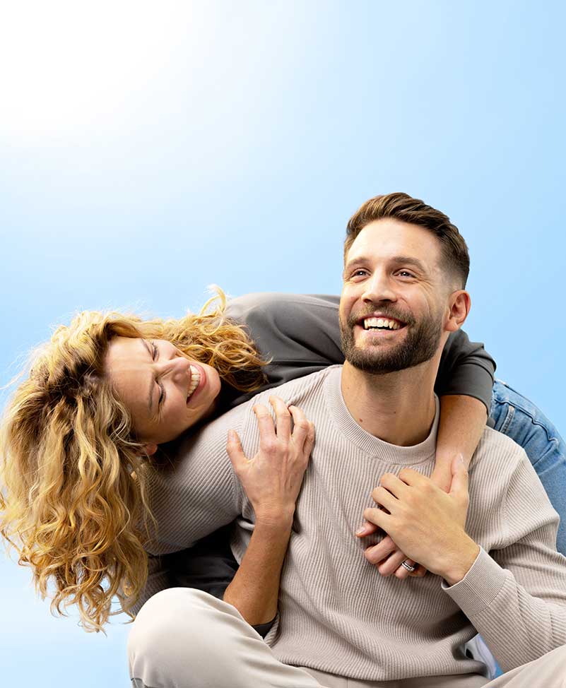 Exomind_PIC_Models-embracing-1844-Light-Background_EN1005